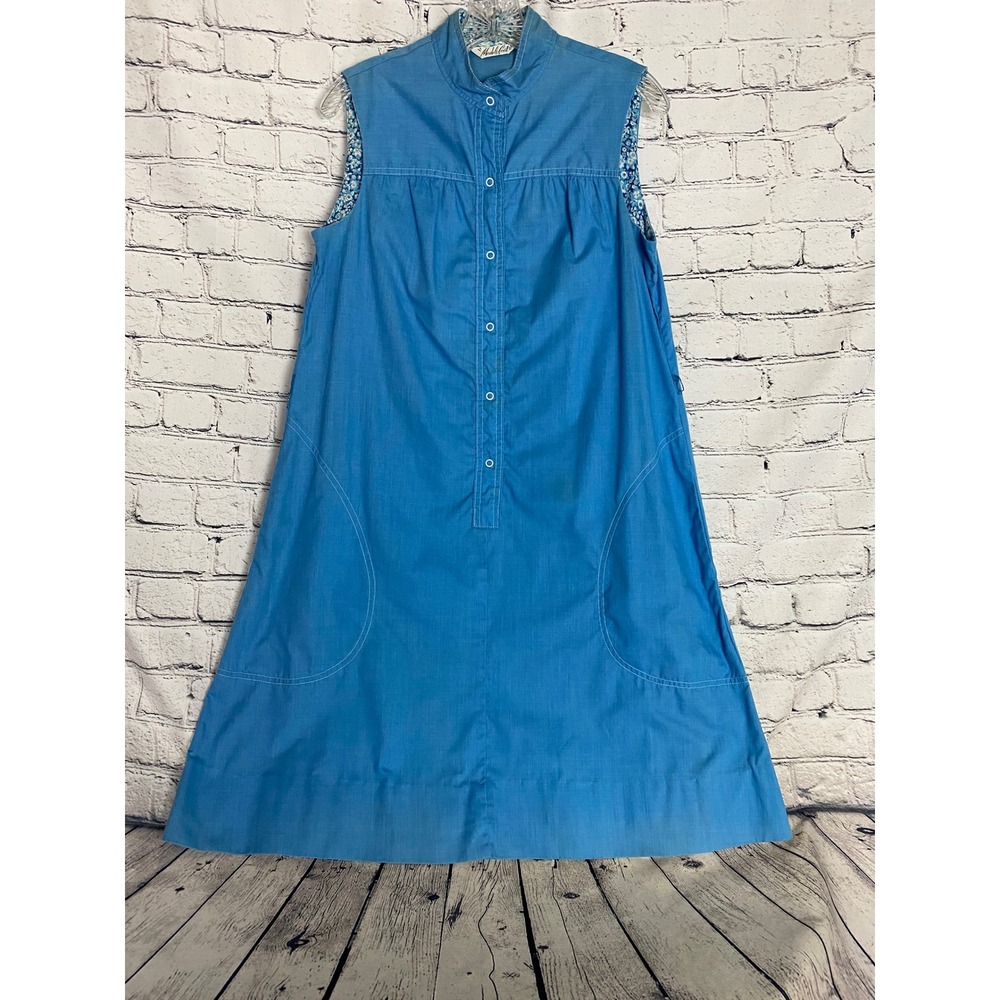 VTG Models Coat Large Sleeveless House Dress Chambray Snap Front Pockets